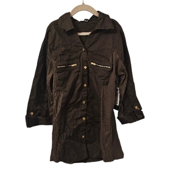 International INC Company Tops - Green and Gold International INC Company Women's Ribbed Side Button Down Shirt